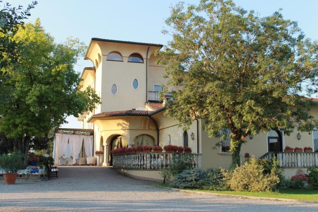 Villa Belvedere 1849 Misano di Gera dʼAdda Buitenkant foto