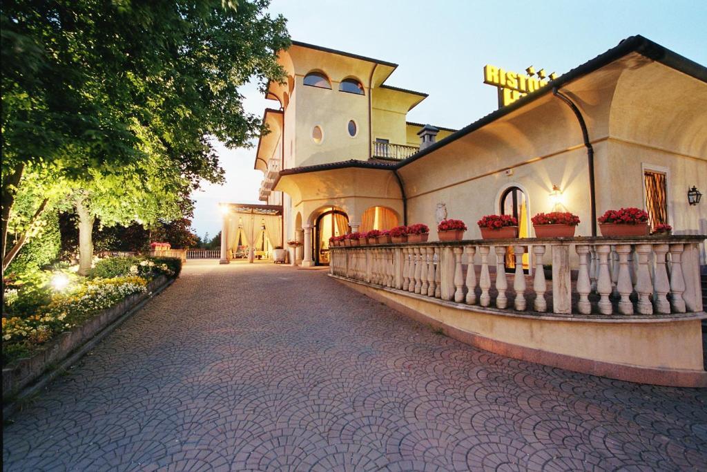 Villa Belvedere 1849 Misano di Gera dʼAdda Buitenkant foto